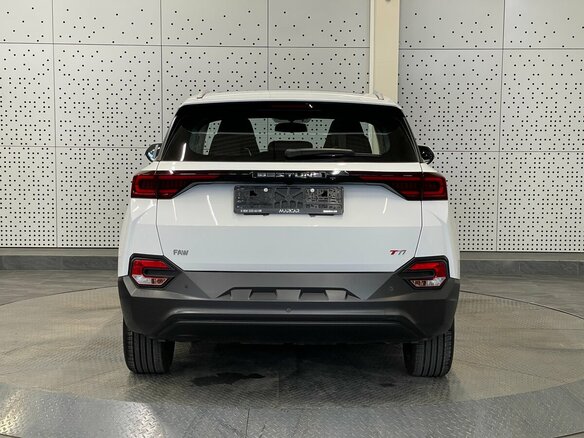 2023 Bestune T77, белый, 2000000 рублей - вид 5