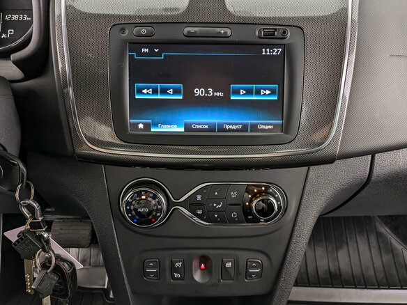 2019 Renault Sandero Stepway II Рестайлинг, белый - вид 16