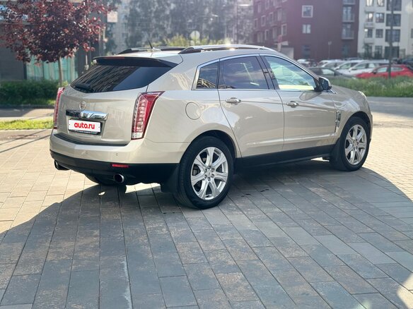 2011 Cadillac SRX II, золотистый, 1350000 рублей - вид 4