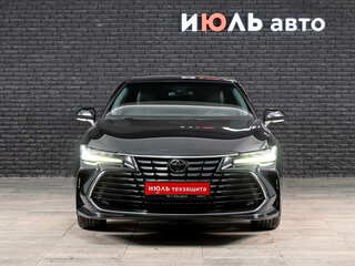 2022 Toyota Avalon V, чёрный, 3070000 рублей, вид 2
