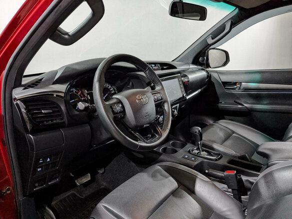 2020 Toyota Hilux VIII Рестайлинг 2, красный - вид 14