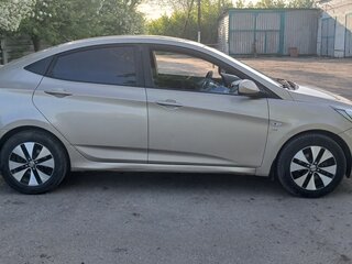 2012 Hyundai Solaris I, бежевый, 750000 рублей, вид 5