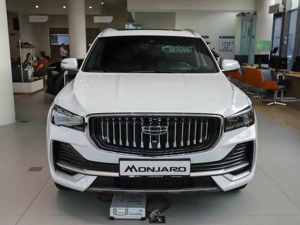 2026 Geely Monjaro I Рестайлинг, белый - вид 5