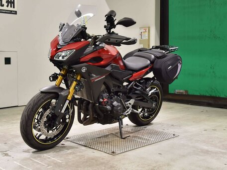 2016 Yamaha MT-09 Tracer (FJ-09), красный, 777000 рублей, вид 4