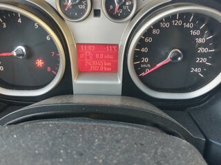 2010 Ford Focus II Рестайлинг, серебристый, 600000 рублей, вид 5