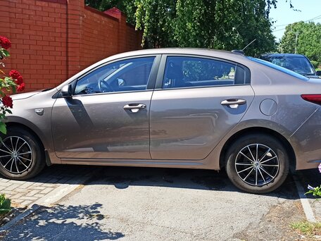 2020 Kia Rio IV, коричневый, 1669000 рублей, вид 5