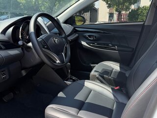 2022 Toyota Yaris L XP150 Рестайлинг, белый, 1320000 рублей, вид 5