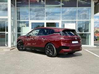 2022 BMW iX M60 I (I20), красный, 11280000 рублей, вид 3