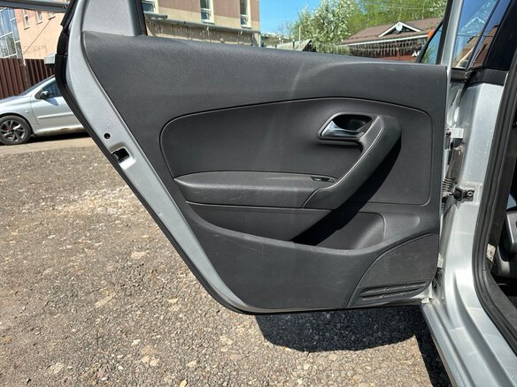 2013 Volkswagen Polo V, серебристый, 515000 рублей - вид 21