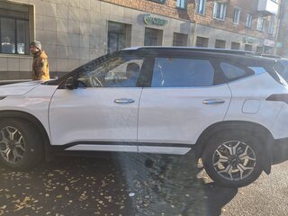 2020 Kia KX3, белый, 2000000 рублей, вид 4