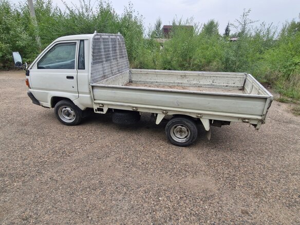 1998 Toyota TownAce, белый, 800000 рублей - вид 2
