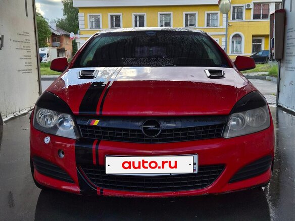 2010 Opel Astra GTC H Рестайлинг, красный - вид 2