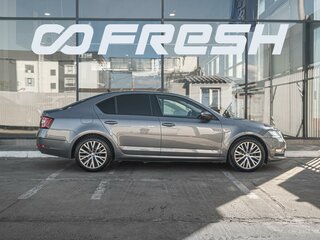 2018 Skoda Octavia III (A7) Рестайлинг, серый, 1890000 рублей, вид 5