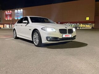2013 BMW 5 серии 528i xDrive VI (F10/F11/F07) Рестайлинг, белый, 1900000 рублей, вид 3
