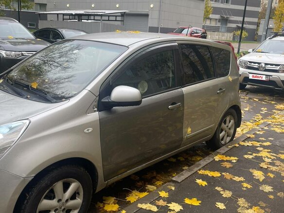 2011 Nissan Note I Рестайлинг, серебристый, 359000 рублей