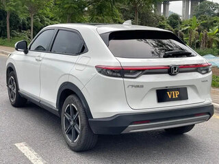 2023 Honda Vezel II, белый, 1415000 рублей, вид 4