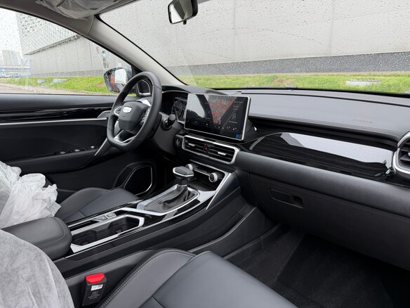 2026 Geely Coolray (Binyue Cool) I Рестайлинг, серый - вид 24