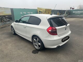 2011 BMW 1 серии 116i I (E81/E82/E87/E88) Рестайлинг, белый, 680000 рублей, вид 5
