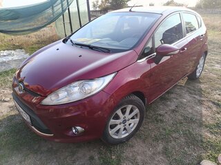 2009 Ford Fiesta Mk6, красный, 560000 рублей, вид 3
