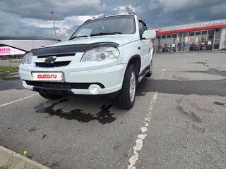 2011 Chevrolet Niva I Рестайлинг, белый, 410000 рублей, вид 1