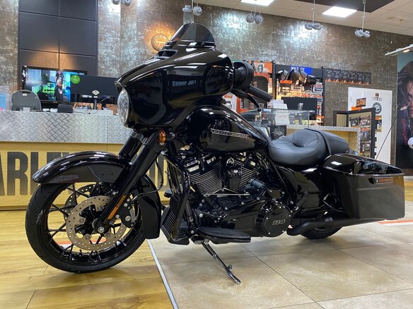 2020 Harley-Davidson Street Glide, чёрный - вид 4