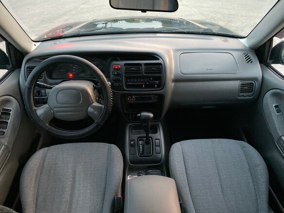 2000 Suzuki Grand Vitara I, чёрный - вид 17
