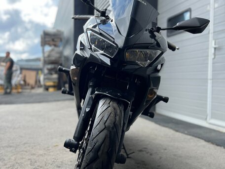 2021 Kawasaki Ninja 650, чёрный, 950000 рублей, вид 2