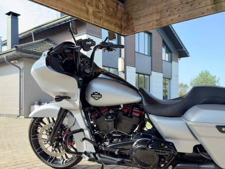 2017 Harley-Davidson Road Glide Special, серебристый, 1900000 рублей, вид 1
