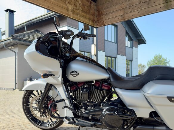 2017 Harley-Davidson Road Glide Special, серебристый, 1900000 рублей