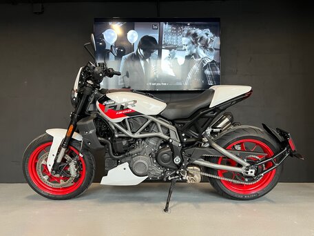 2022 Indian FTR 1200, белый, 1150000 рублей, вид 4