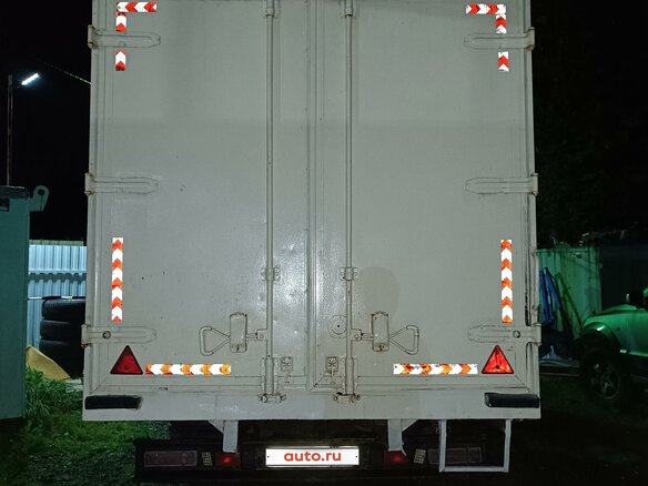 2011 Iveco Daily, красный, 1100000 рублей - вид 8