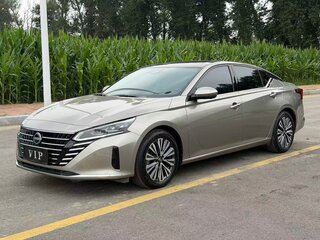 2023 Nissan Altima VI (L34) Рестайлинг, золотистый, 2180000 рублей, вид 1