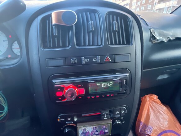 2001 Dodge Caravan IV, серебристый, 227000 рублей - вид 12