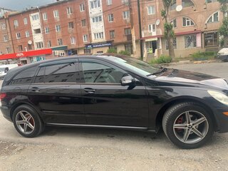 2005 Mercedes-Benz R-Класс 350 I, чёрный, 1400000 рублей, вид 3