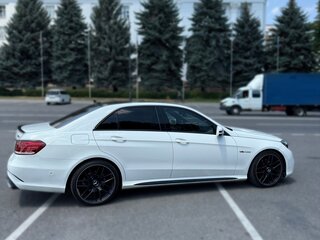 2013 Mercedes-Benz E-Класс 200 IV (W212, S212, C207) Рестайлинг, белый, 2050000 рублей, вид 3