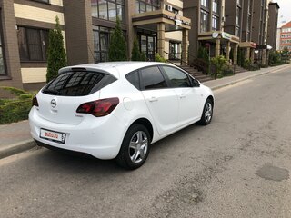 2011 Opel Astra J, белый, 725000 рублей, вид 3