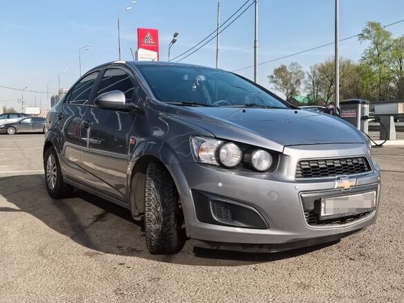 2014 Chevrolet Aveo II, серый, 870000 рублей