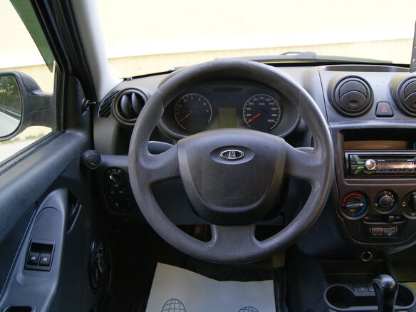 2013 Lada (ВАЗ) Granta I, серебристый - вид 10