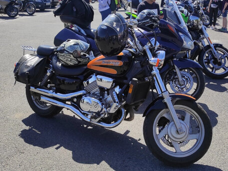 2000 Honda Magna, чёрный, 400000 рублей, вид 1