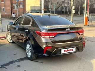 2018 Kia Rio IV, чёрный, 1550000 рублей, вид 4