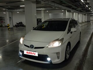 2013 Toyota Prius III Рестайлинг (XW30), белый, 1220000 рублей, вид 1