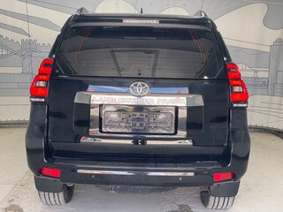 2019 Toyota Land Cruiser Prado 150 Series Рестайлинг 2, чёрный, 4736890 рублей, вид 4