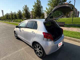 2009 Toyota Vitz II (XP90), серый, 625000 рублей, вид 3
