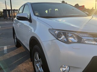 2015 Toyota RAV4 IV (XA40), белый, 2400000 рублей, вид 3