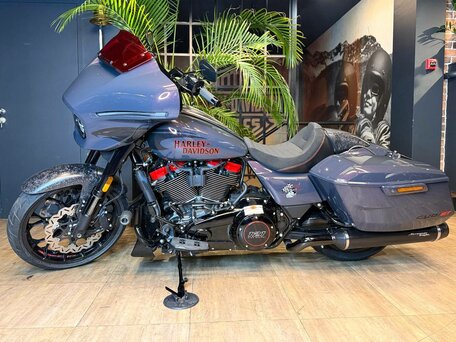 2026 Harley-Davidson CVO Street Glide, серый, 6500000 рублей, вид 2