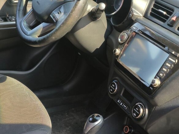 2012 Kia Rio 4-speed III, белый, 875000 рублей - вид 9