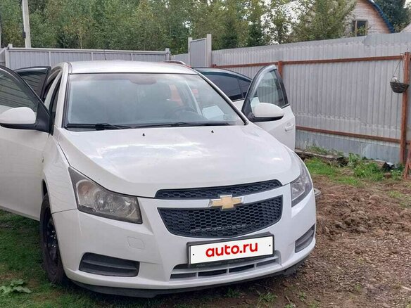 2012 Chevrolet Cruze I, белый, 700000 рублей - вид 1