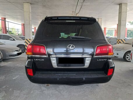 2011 Lexus LX 570 III, чёрный, 2740000 рублей, вид 5