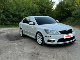 2012 Skoda Octavia II (A5) Рестайлинг, белый, 1100000 рублей, вид 3