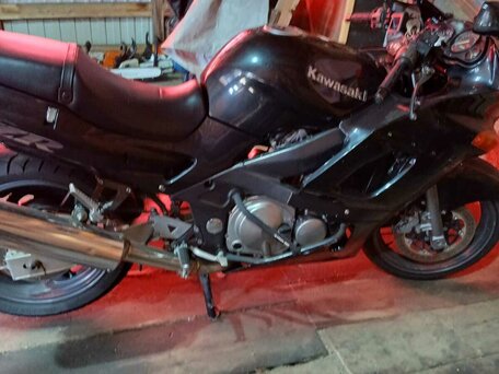 2002 Kawasaki ZZR 400, чёрный, 250000 рублей, вид 1